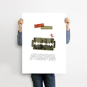 Puede incluir: Un póster con el texto "BLADE RUNNER" en bloques rojos y verdes. Debajo, una forma estilizada de cuchilla de afeitar contiene un paisaje urbano. Una pequeña figura naranja corre por encima de la cuchilla. El póster incluye una cita de la película.