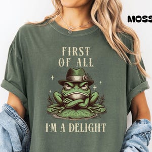 I&#39;m A Delight Funny Frog T-Shirt, Sarcastic Gag Gift For Him Her, Vintage Froggy Meme Graphic Shirt, Frog Lover Birthday Gift  Trendy Shirt