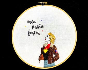 Captain Marvel Handstickerei — 8 Zoll Reifen Kunst — Carol Danvers / / Marvel Comics / / Brie Larson