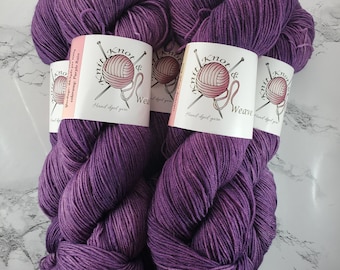 Purple Rain ~ Hilo teñido a mano - Lana merino superlavada - Peso para calcetines - Hilo