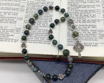 Green Agate, Celtic Knot and Cross Protestant Prayer Beads, Methodist Episcopal, Anglican Rosary, Prayer Tool Focus Aid.