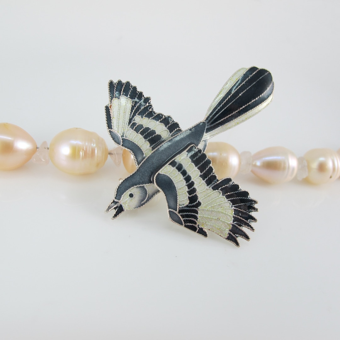 18K Gold Mockingbird Brooch main image 1