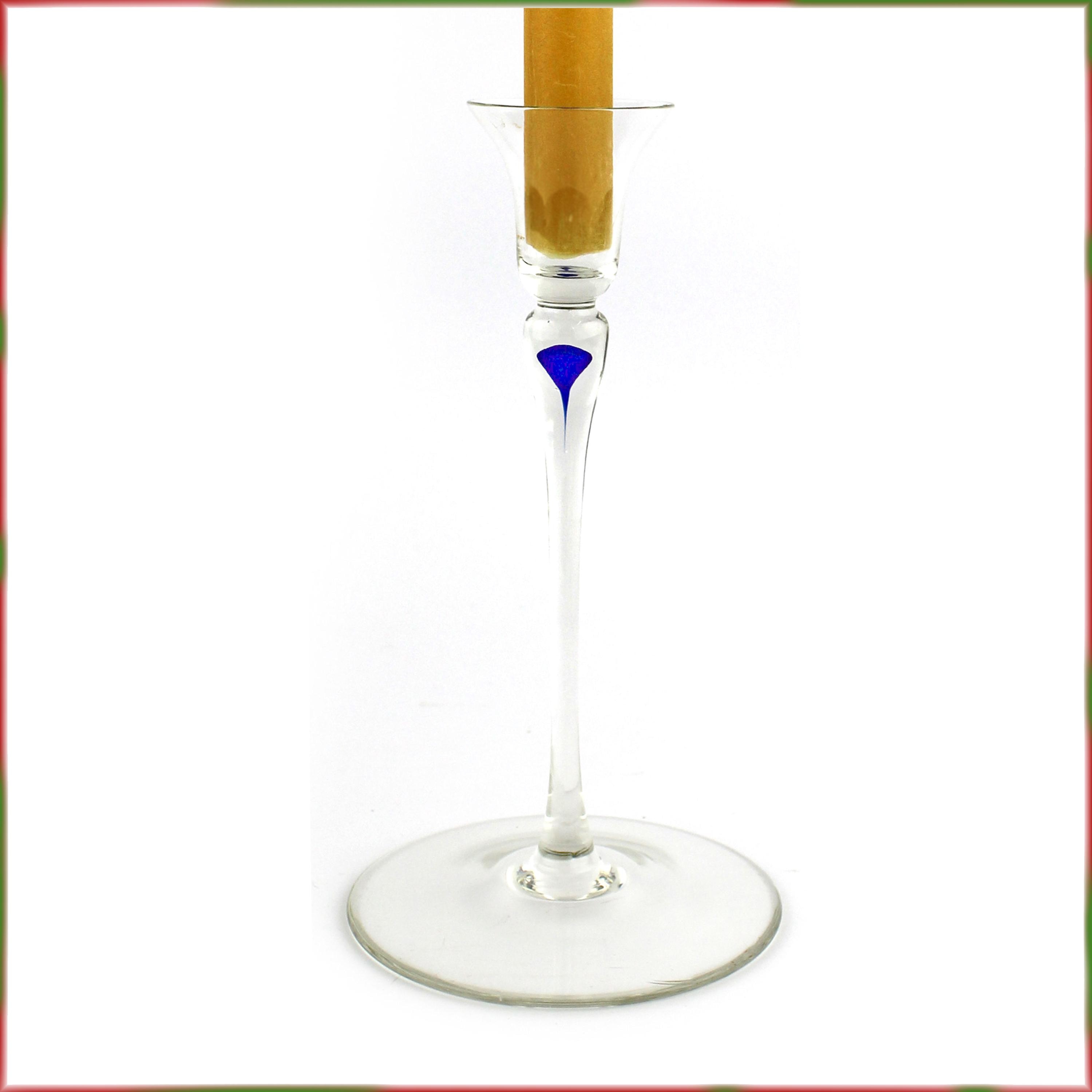 コバルトブルーのドロップが付いたヴィンテージワイングラス