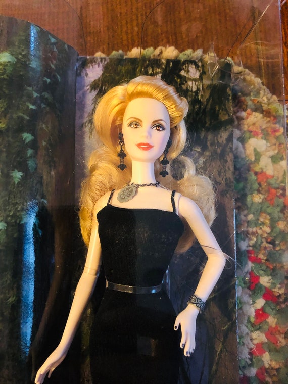 2012 TWILIGHT SAGA BREAKING DAWN ROSALIE DOLL *NEW*