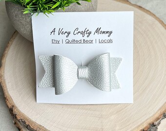 Silver Smooth Faux Leather bow, 3 inch Faux Leather Bow, Leather Bow, Small bow, Toddler Hair Bow, Pigtail Bow, silver leather bow