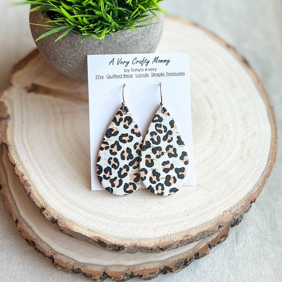 Cheetah Earrings, Leopard Earrings, Leopard Leather earrings, Leather earrings, teardrop earrings, leather teardrop earrings,