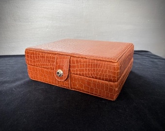 Underwood Italian handmade leather watch box for 6 timepieces