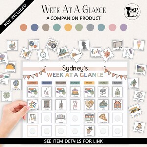 K&ouml;nnte beinhalten: Ein Wochenplaner mit dem Titel Sydney's Week at a Glance mit einem Raster f&uuml;r sieben Tage. Das Diagramm enth&auml;lt farbige &Uuml;berschriften und leere Quadrate f&uuml;r Aktivit&auml;tskacheln. Zahlreiche quadratische Kacheln mit Illustrationen liegen verstreut.