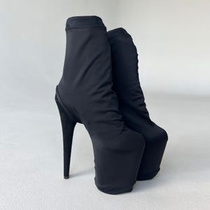 Ochraniacze na buty Pleaser na obcasy 7 i 8 cali: pełne, egzotyczne ochraniacze na buty do tańca