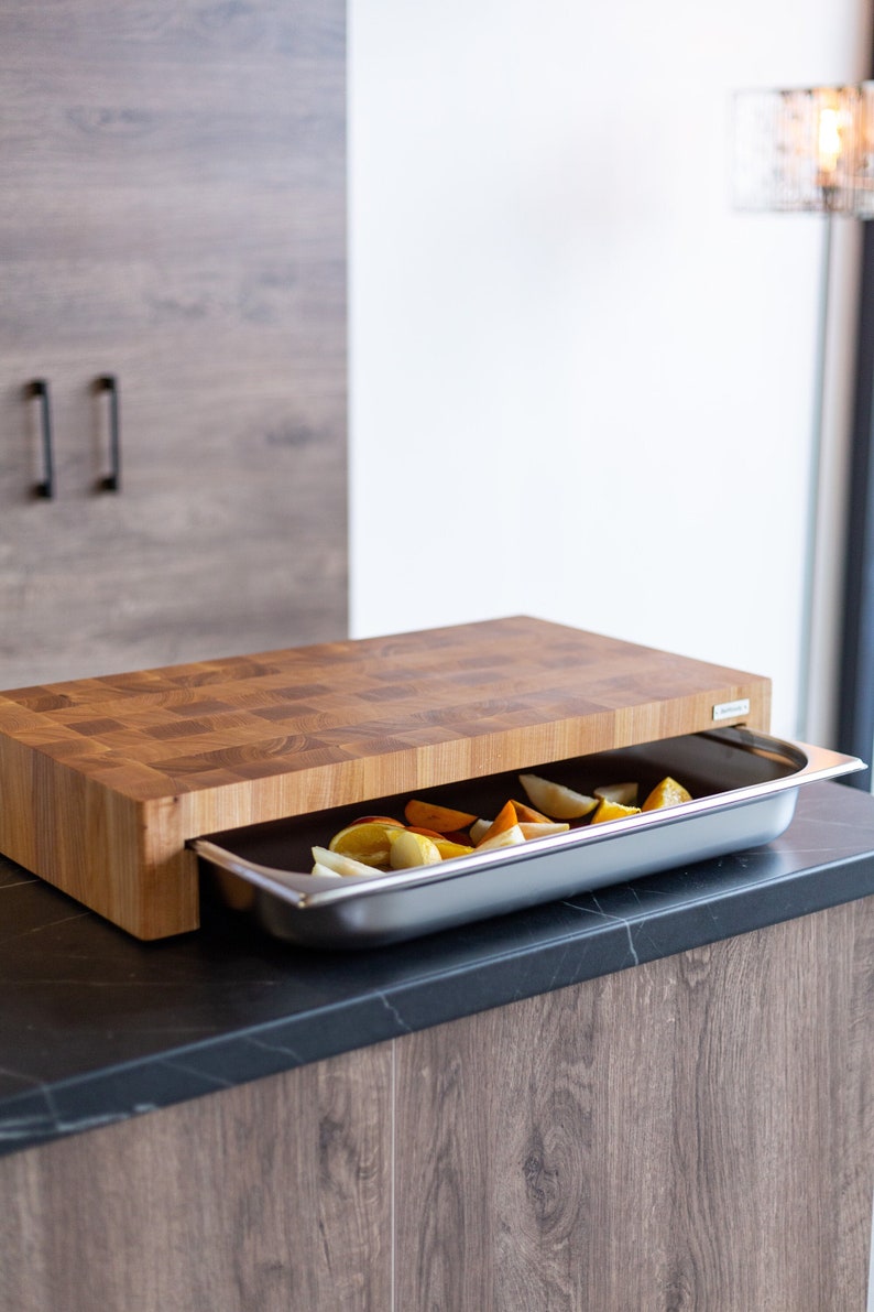 cutting board with tray