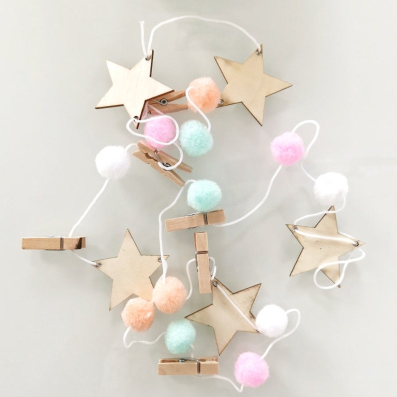 picture holder photo picture clips Garland with clothespins and pom pom