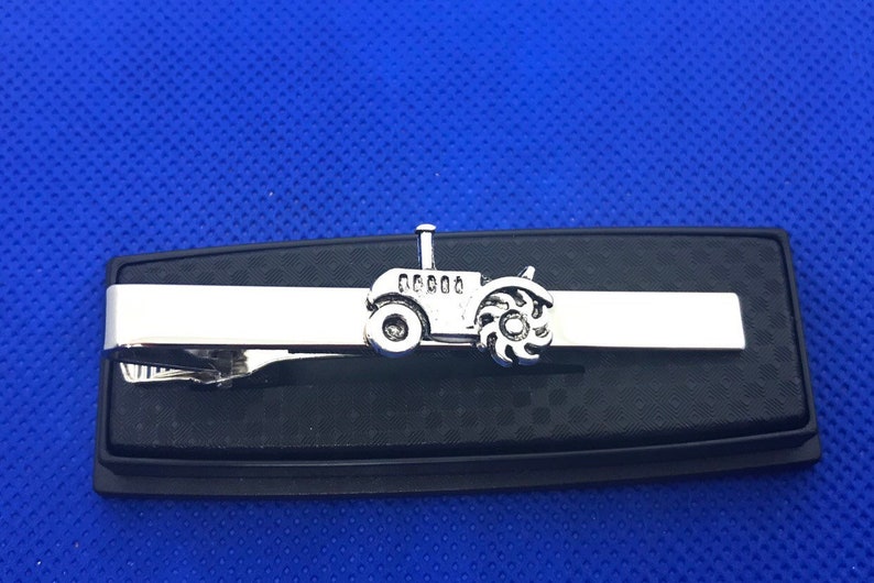 Tractor farmer tie clip NEW