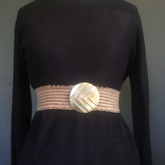 Vintage 1980s gold elasticated stretch belt
