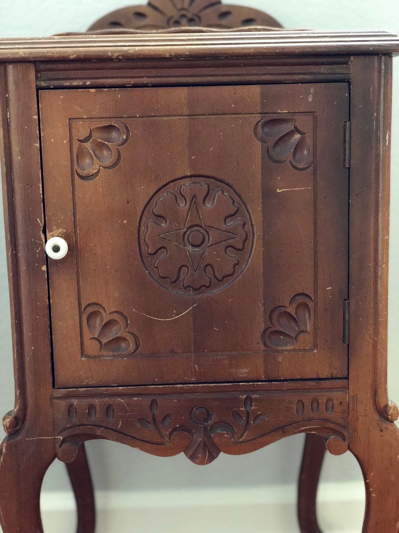 SOLD! Humidor for the Connoissuer DO NOT order!!