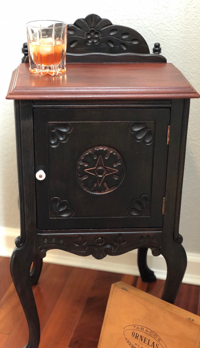 SOLD! Humidor for the Connoissuer DO NOT order!!