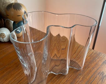 early Alvar Aalto 'Savoy' glass vase / iittala, Finland / model 3030 / hand engraved signature / wood mold cast / circa 1950-1960