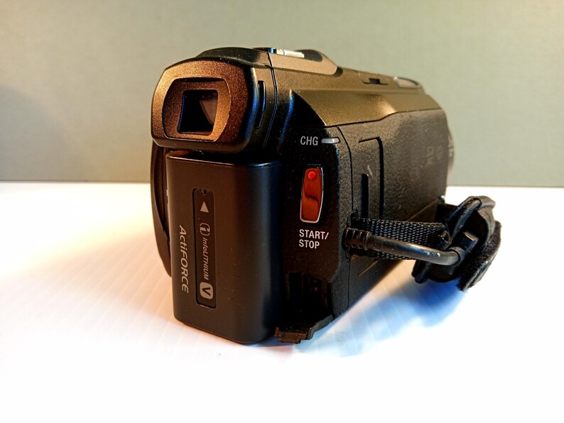 Sony HDR-CX760V - Thumbnail 4