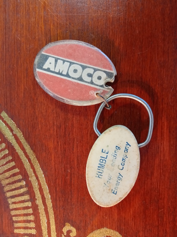 Vintage Keychain Amoco Esso 1940's