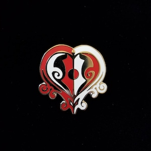 Pin de esmalte Rey de Corazones