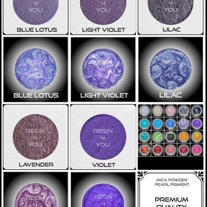 K&ouml;nnte beinhalten: Eine Sammlung von acht Perlmuttpigmenten aus Mica-Pulver in verschiedenen Blaut&ouml;nen, Violett- und Lavendelt&ouml;nen. Die Pigmente sind mit dem Markennamen "Resin 4 You" und den Farbnamen "Blue Lotus", "Light Violet", "Lilac", "Lavender" und "Violet" gekennzeichnet. Das Bild enth&auml;lt auch ein Etikett mit der Aufschrift "Mica Powder Pearl Pigment Premium Quality Pigments Net Weight 10g/350z".