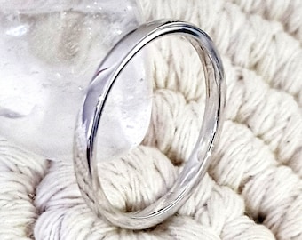 Solid 14K White Gold Band Ring. 2.2mm Wedding Band Wedding Ring. Classic Simple plain band. Solid White Gold. Comfort Fit. Stack Stacking
