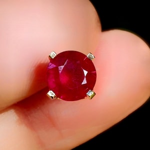 Natürlicher Roter Rubin Ohrstecker. Natürlicher Rubin Solid 14K Gelbgold Ohrstecker. Einzelner Gold Ohrstecker . Herren Ohrstecker Schmuck
