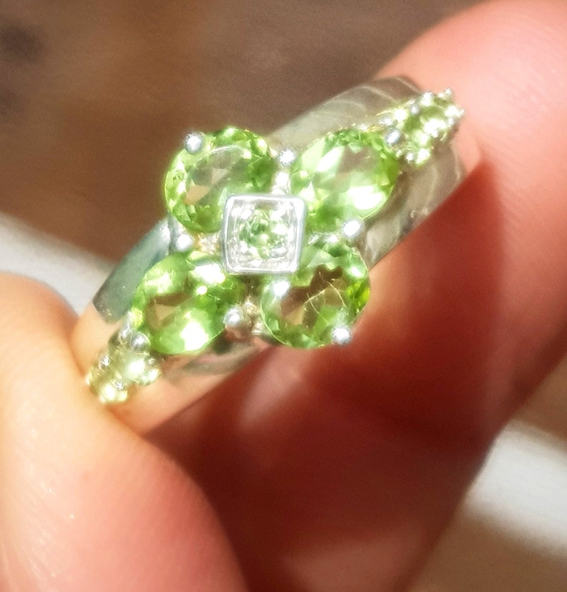 Genuine Natural 1.79ct Green Peridot Solid 925 Sterling Silver Ring Band Wedding Anniversary Engagement Statement Cocktail Dress Wedding