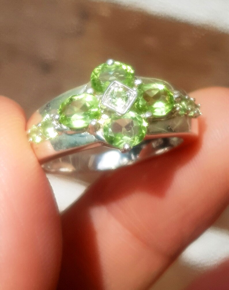 Genuine Natural 1.79ct Green Peridot Solid 925 Sterling Silver Ring Band Wedding Anniversary Engagement Statement Cocktail Dress Wedding