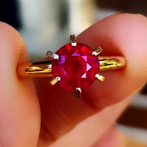 Echter Natürlicher Roter Rubin Solitär Massiver 14K Gelbgold Ring. Verlobung Hochzeit Jahrestag Ring. Diamant Alternative. Rot Runde Schmuck