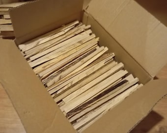 Lenha para acender fogões, lareiras e churrasqueiras. Lenha de carvalho seca, 2 kg.