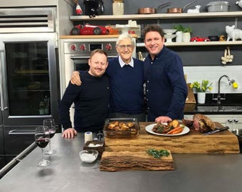Tabla de cortar de borde vivo de gran tamaño fabricada en roble europeo macizo Tabla de cortar o tabla de quesos estilo James Martin para cocina