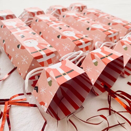 Christmas Collection: DIY Set of 4 Christmas Crackers