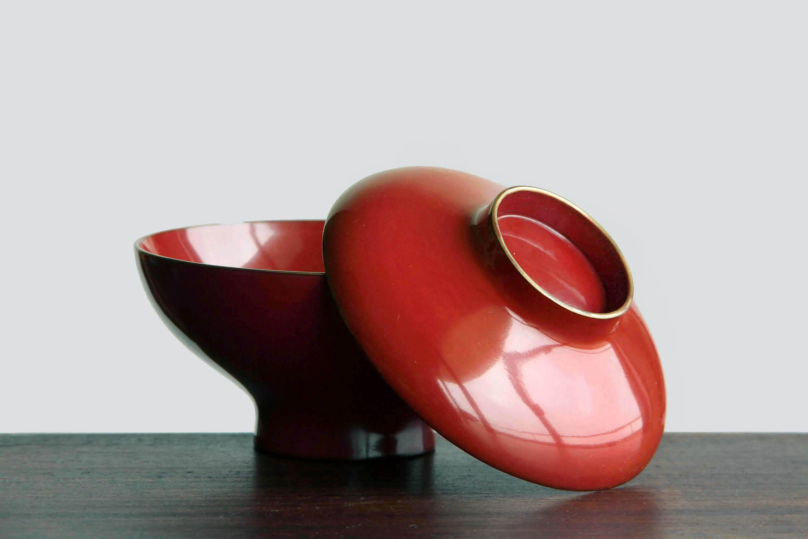 手描き蒔絵漆器の汁椀 ― 菊花金彩 手描き蒔絵漆器の汁椀 ― 菊花金彩（アンティーク漆器一覧｜江戸