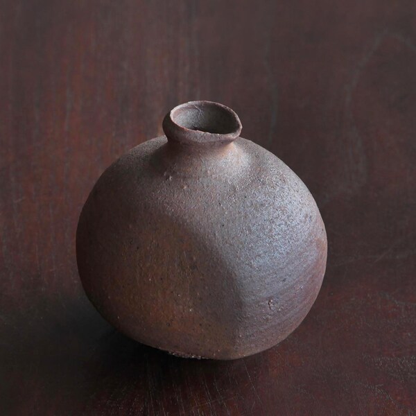 Bouteille de saké par Junichi Kouzuru | Petit vase | Poterie japonaise