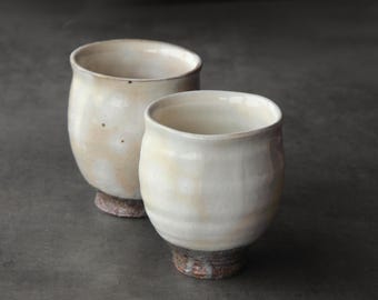 Taza de té Hagi Ware con esmalte blanco suave