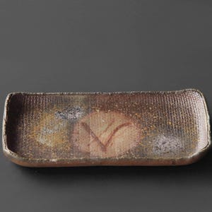 Plato rectangular Bizen Ware de 17 cm con superficie texturizada