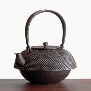 970ml / Old Iron Kettle | Japanese Tetsubin | Nanbu Ironware