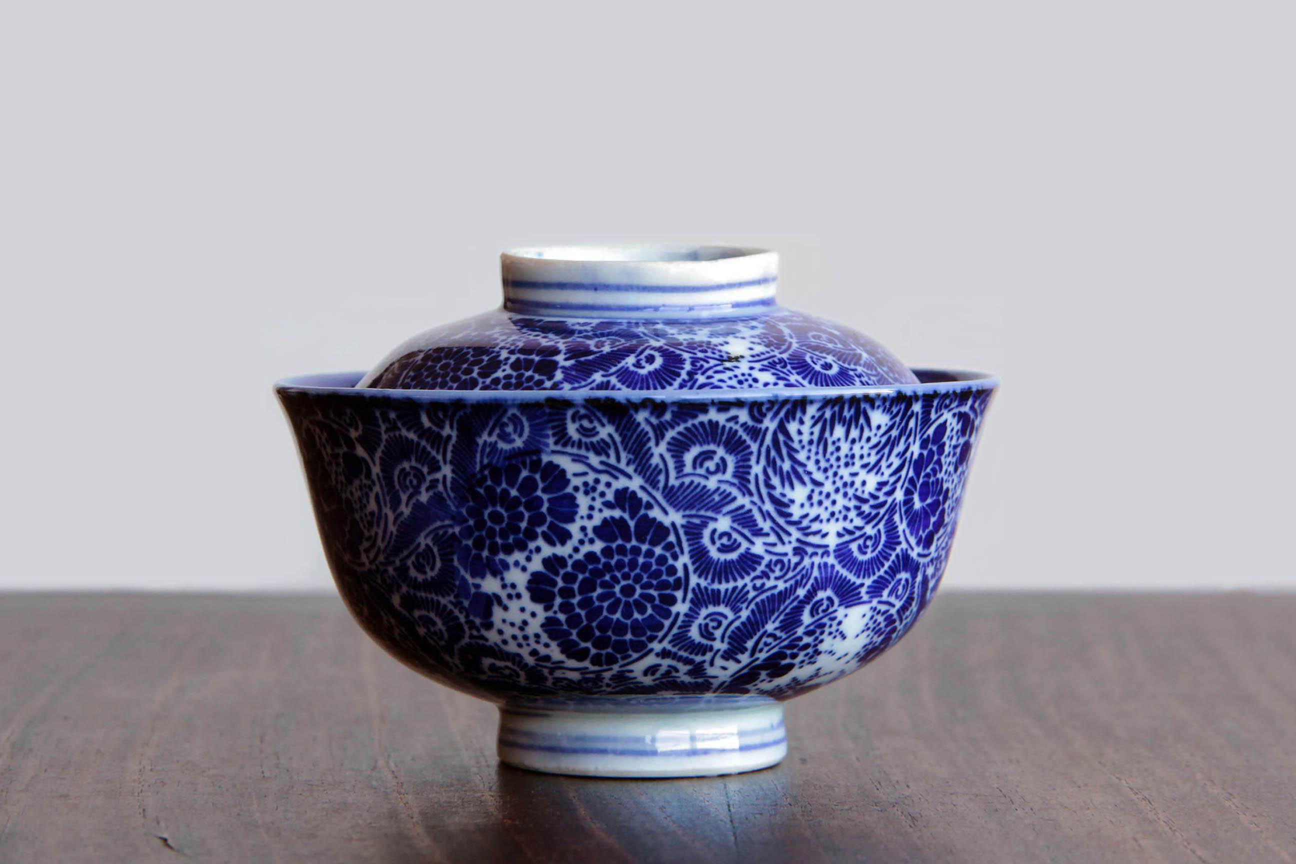 茶碗，染付，中国，骨董，明治，青白磁の花模様ボウル2個セット 茶碗，染付，中国，骨董，明治，青白磁の花模様ボウル2個セット 茶碗