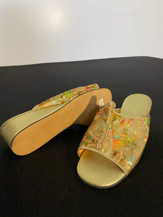 Vintage 1960’s slip on sandals - image 3