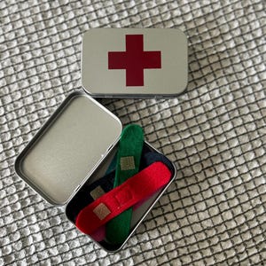 Felt Play Bandages | Felt Bandaids | Felt bandages | Felt play | pretend play | imaginative play | playing with felt | kids felt toys