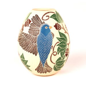 Mata Ortiz Pottery Sgraffito Blue Birds in Flight Pot by Guadalupe Melendez Mexican Ceramic Fine Folk Art Clay