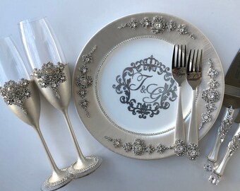 Personalized Glasses Ivory Silver Cake Server Knife Forks Plate for the Wedding Cake Ivory Wedding Flutes Cake Cutter Set Bride Groom Glass