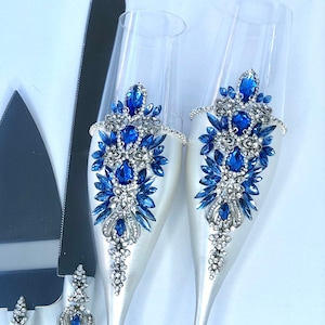 Light Blue Wedding Flutes Light Blue Wedding Glasses Blue Wedding Winter Wedding Glasses Personalized Champagne Flutes Bride Groom Glasses