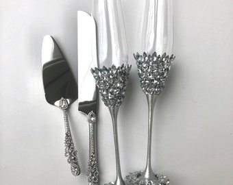 Wedding Set of 4: Silver Wedding Flutes Cake Server Knife Anniversary Glasses Wedding Champagne Flutes Silver Flutes Silver Glasses Cake Set