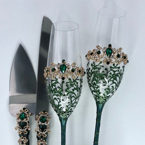 Halloween Glasses Emerald Wedding Glasses Server Knife Green Flutes Bride Groom Glasses Rustic Wedding Glasses Irish Wedding Irish Glasses