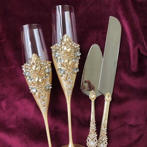 Gold Wedding Set of 4: Gold Champagne Flutes Cake Server Knife  Toasting Flutes Bride Groom Glasses and Cake Server Knife Anniversary Flutes