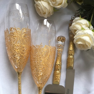 Personalized Wedding Flutes sand Cake Server Knife Gold Wedding Glasses Cake Server Set Gold Champagne Flutes Bride Groom glasses