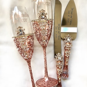 Personalized Cake Server and Knife Personalized Wedding Flutes for Bride and Groom Rose Gold Wedding Glasses Rose Gold Cake Server and Knife