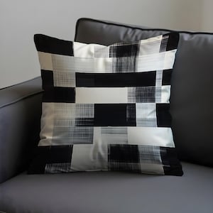 Funda de cojín moderna con cuadrícula en blanco y negro, funda de cojín con pinceladas abstractas, decoración monocromática minimalista, decoración geométrica llamativa para el hogar.