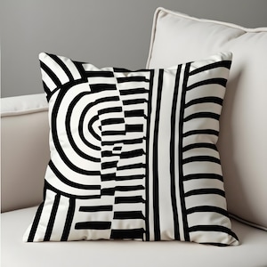Black and White Geometric Throw Pillow Cover, Bold Modern Abstract Cushion Case for Sofa or Bed, Minimalist Monochrome Home Decor Accent